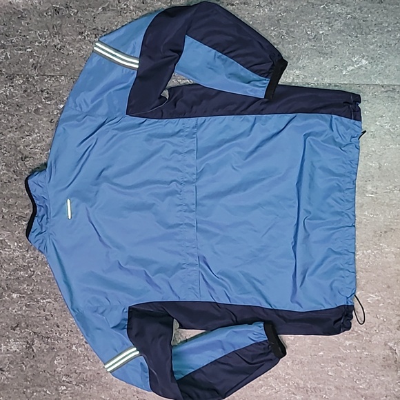 Vintage. 90s. Nike. Full-zip windbreaker. Like-new. Men's size Large. - Picture 11 of 16